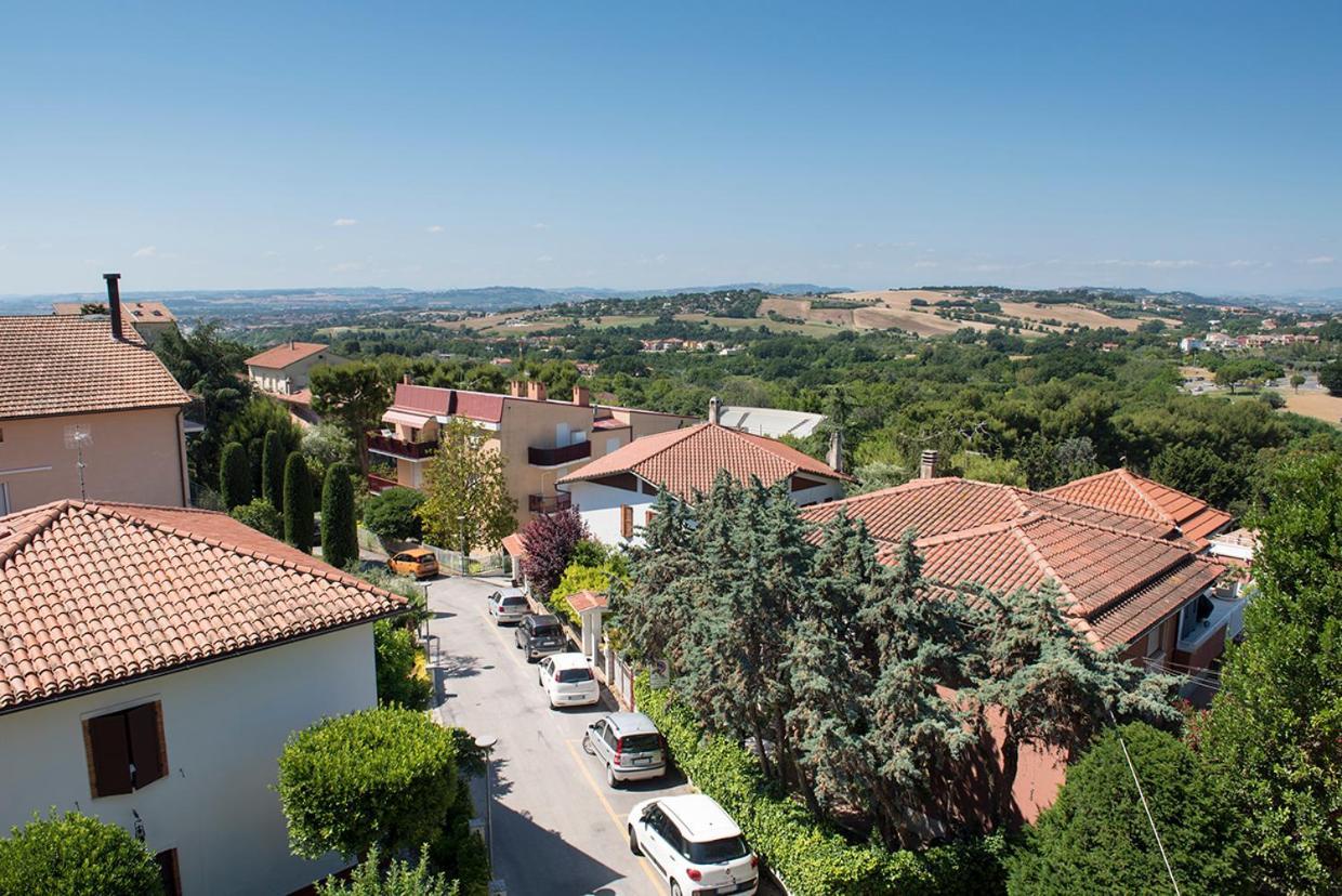 S270 - Sirolo, Quadrilocale In Centro Con Vista Panoramica Daire Dış mekan fotoğraf